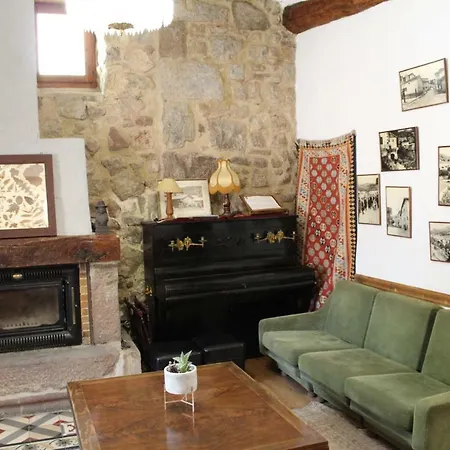 Rural Casabarria Hotel 2*